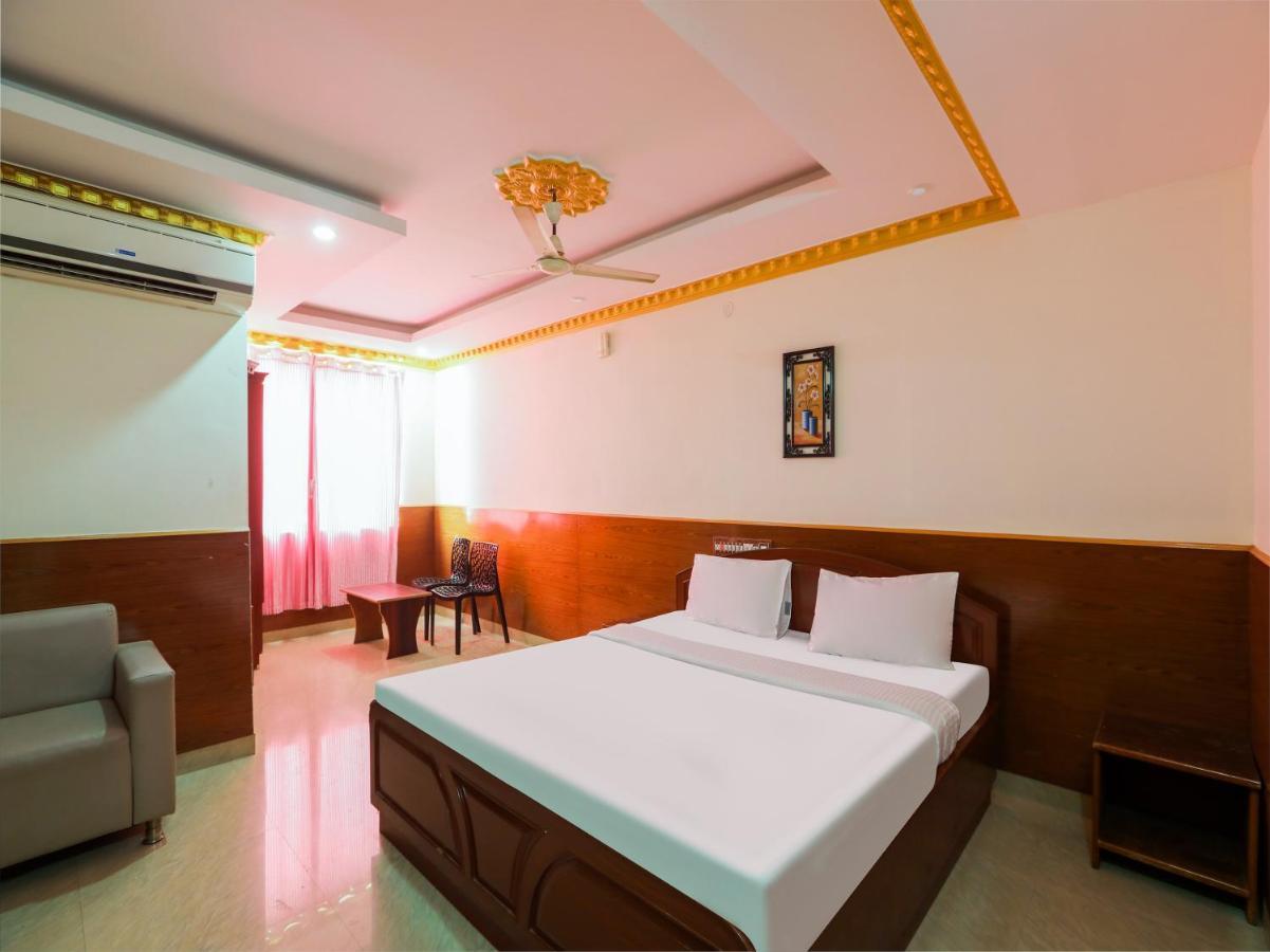 Capital O 84002 Hotel Top In Town President Kushālnagar 외부 사진