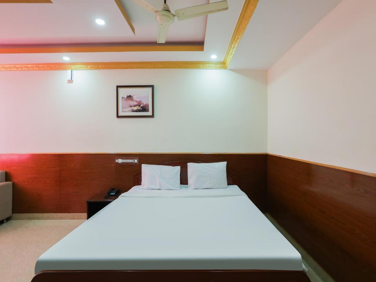 Capital O 84002 Hotel Top In Town President Kushālnagar 외부 사진